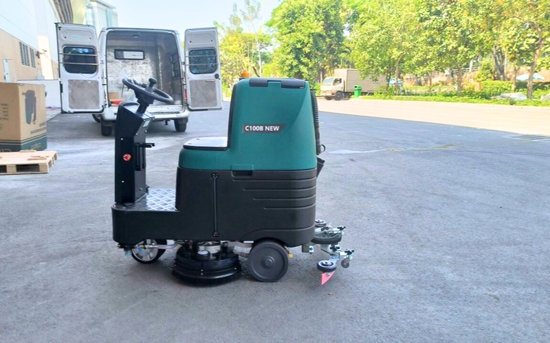 Máy chà sàn công nghiệp ngồi lái Clepro C100B New